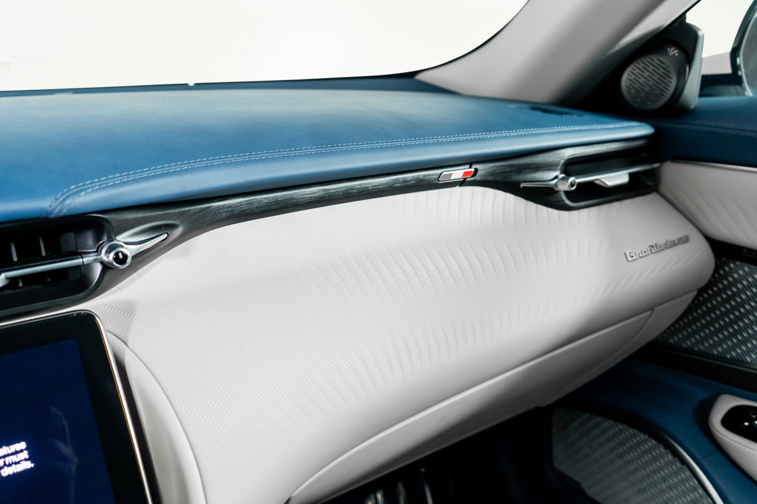 Used 2024 Maserati GranTurismo Folgore image 38