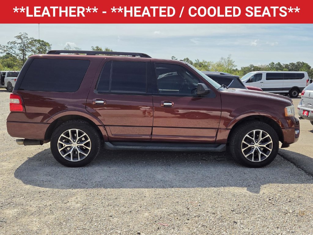 Used 2017 Ford Expedition XLT w/ Equipment Group 202A RWD image 3