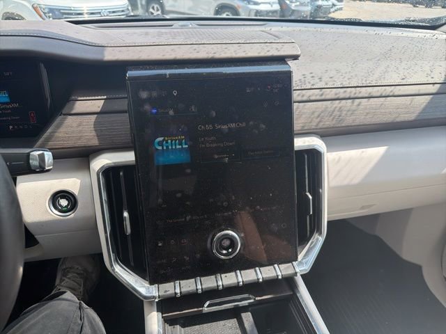 Used 2024 GMC Acadia Denali w/ Super Cruise Package image 16