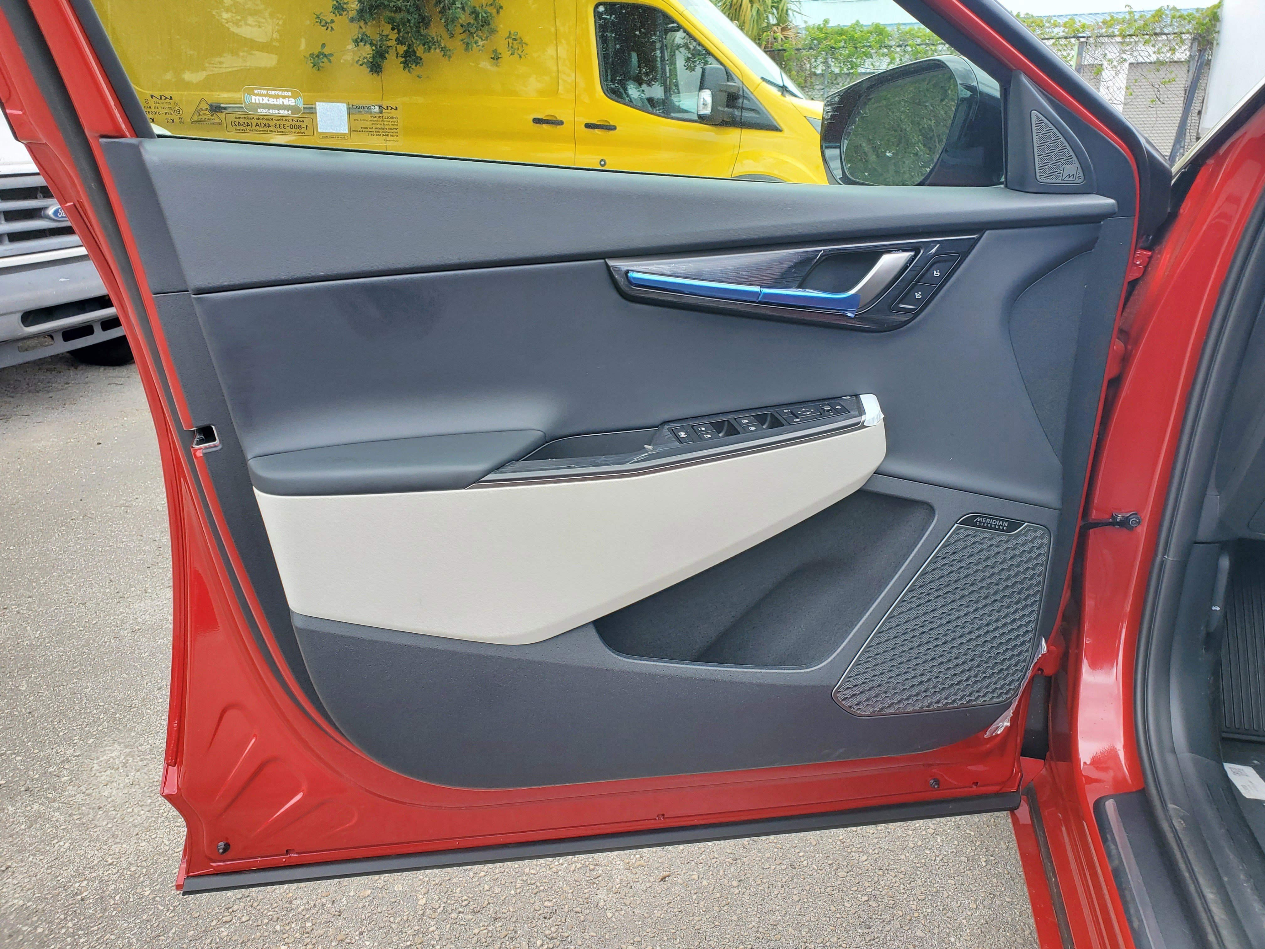 New 2025 Kia EV6 Light w/ Light LR Technology Package image 14