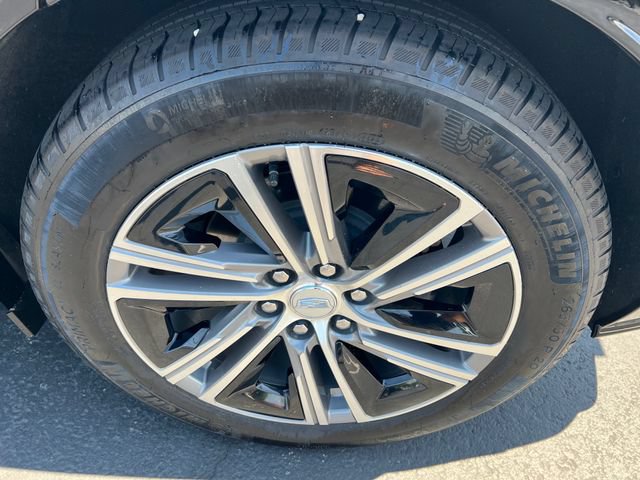 Used 2024 Cadillac Lyriq Luxury w/ LPO, Floor Liner Package AWD/4WD image 25