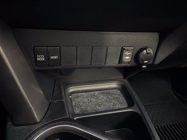 Used 2017 Toyota RAV4 XLE w/ Plus Special Value Package AWD/4WD image 20