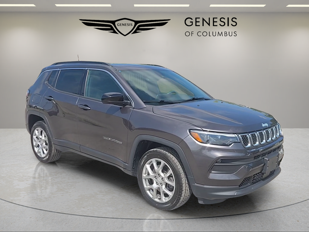 Used 2023 Jeep Compass Latitude w/ Sun and Sound Group AWD/4WD image 7