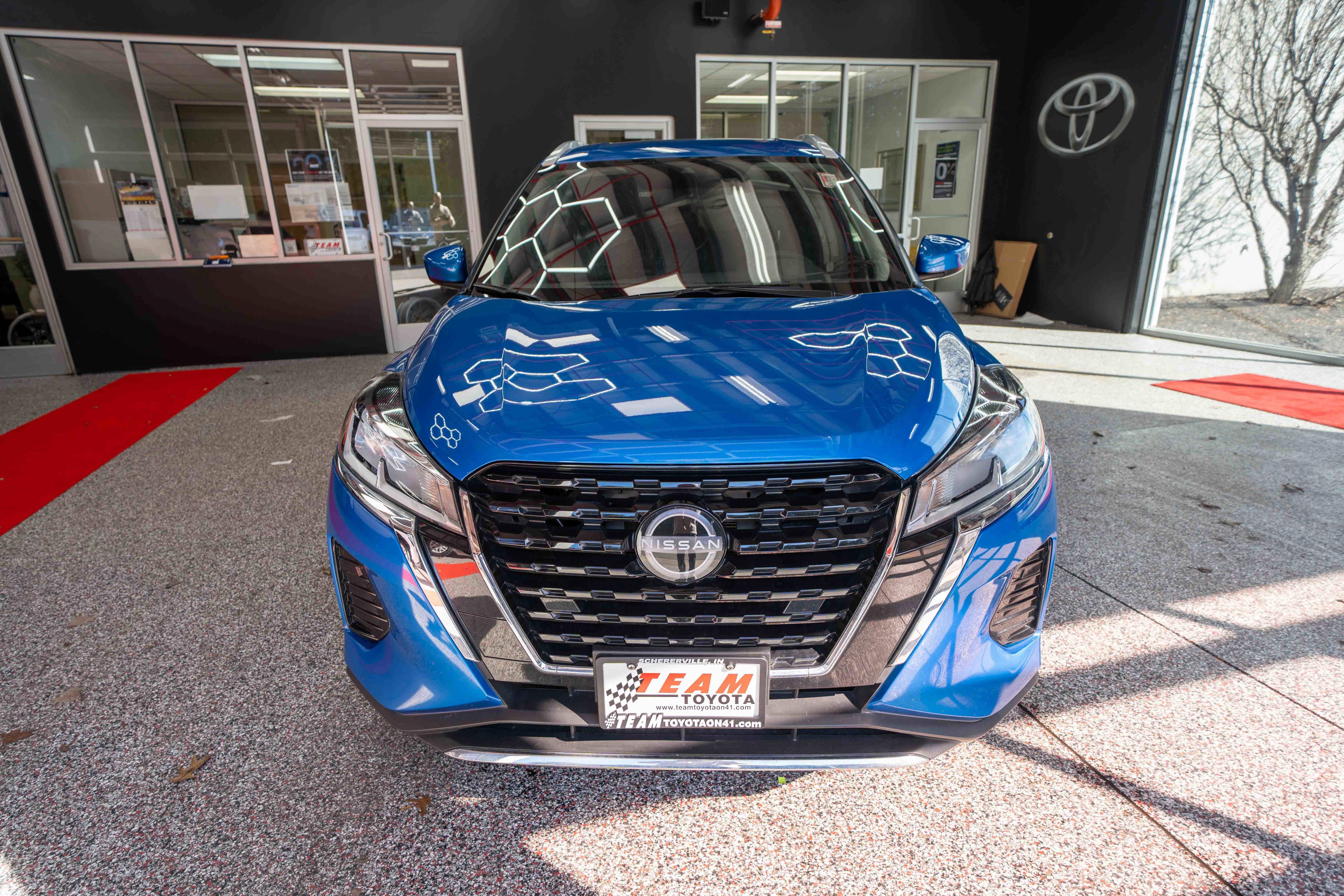 Used 2024 Nissan Kicks SV image 6