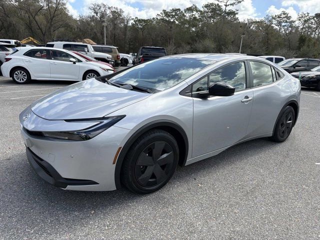 Used 2025 Toyota Prius LE image 5