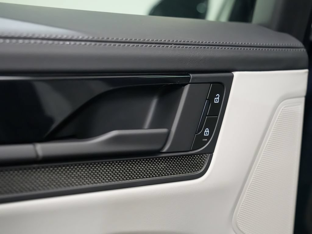 New 2026 Porsche Cayenne GTS AWD/4WD image 11