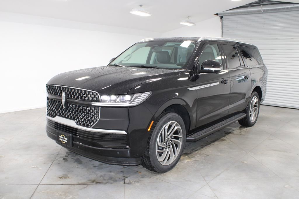 New 2026 Lincoln Navigator L Premier AWD/4WD image 3