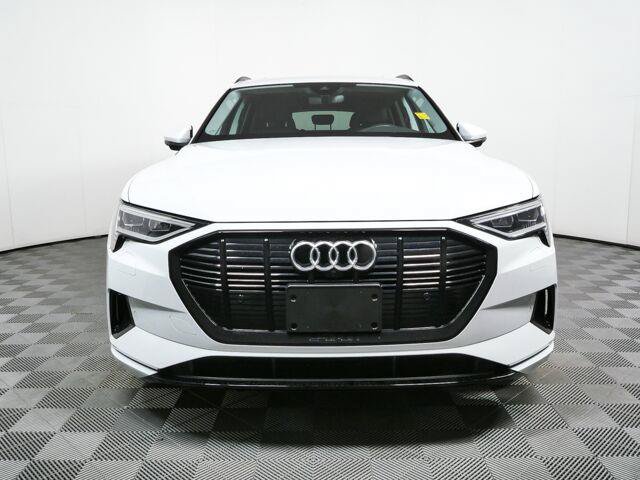 Used 2023 Audi e-tron Premium Plus w/ Premium Plus Package AWD/4WD image 38