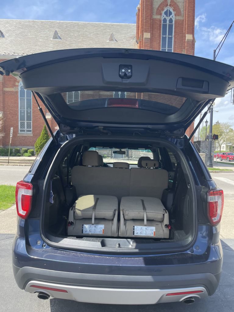 Used 2016 Ford Explorer XLT w/ Equipment Group 201A FWD image 8