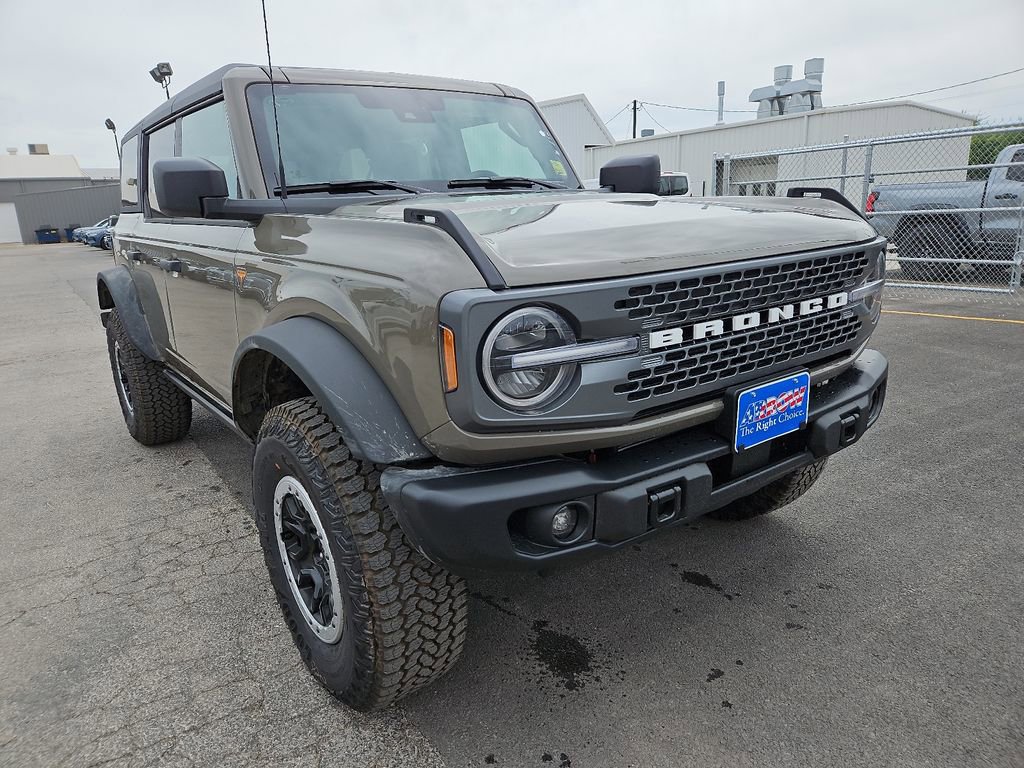 New 2026 Ford Bronco Badlands w/ Sasquatch Package AWD/4WD image 2