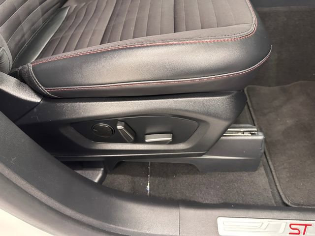 Certified 2025 Ford Explorer ST-Line w/ ST-Line Street Pack image 12