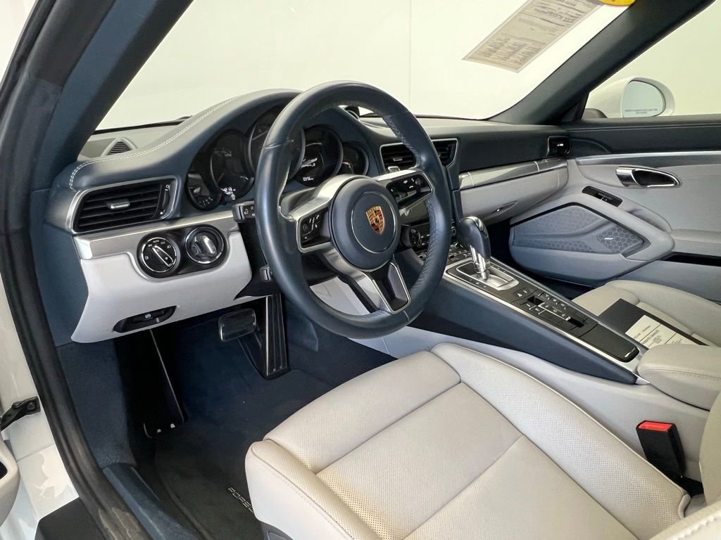 Certified 2017 Porsche 911 Carrera GTS image 4