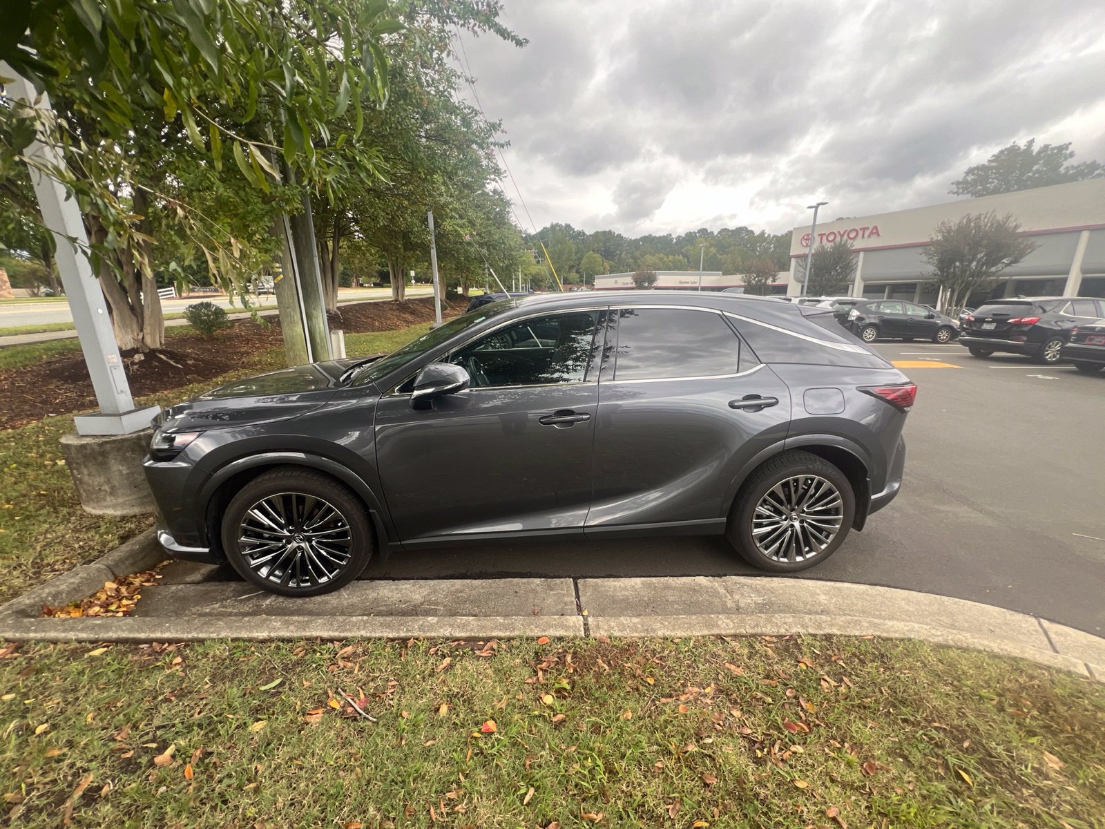 Used 2025 Lexus RX 450h AWD w/ Convenience Package image 20