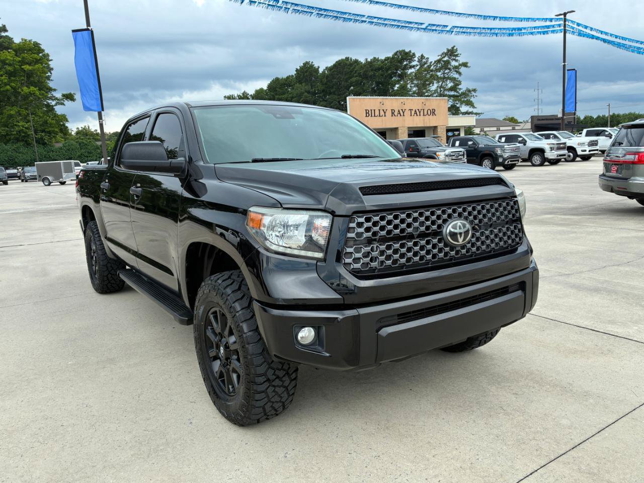 Used 2020 Toyota Tundra SR5 w/ SX Package AWD/4WD image 4