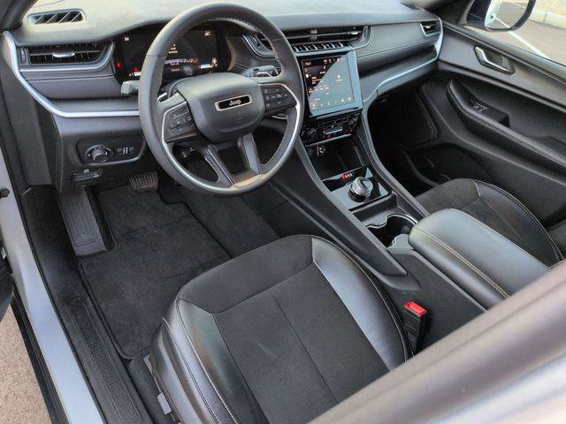 Certified 2024 Jeep Grand Cherokee Altitude image 10