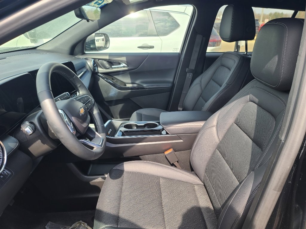 Used 2025 Chevrolet Equinox LT w/ Convenience Package II image 9
