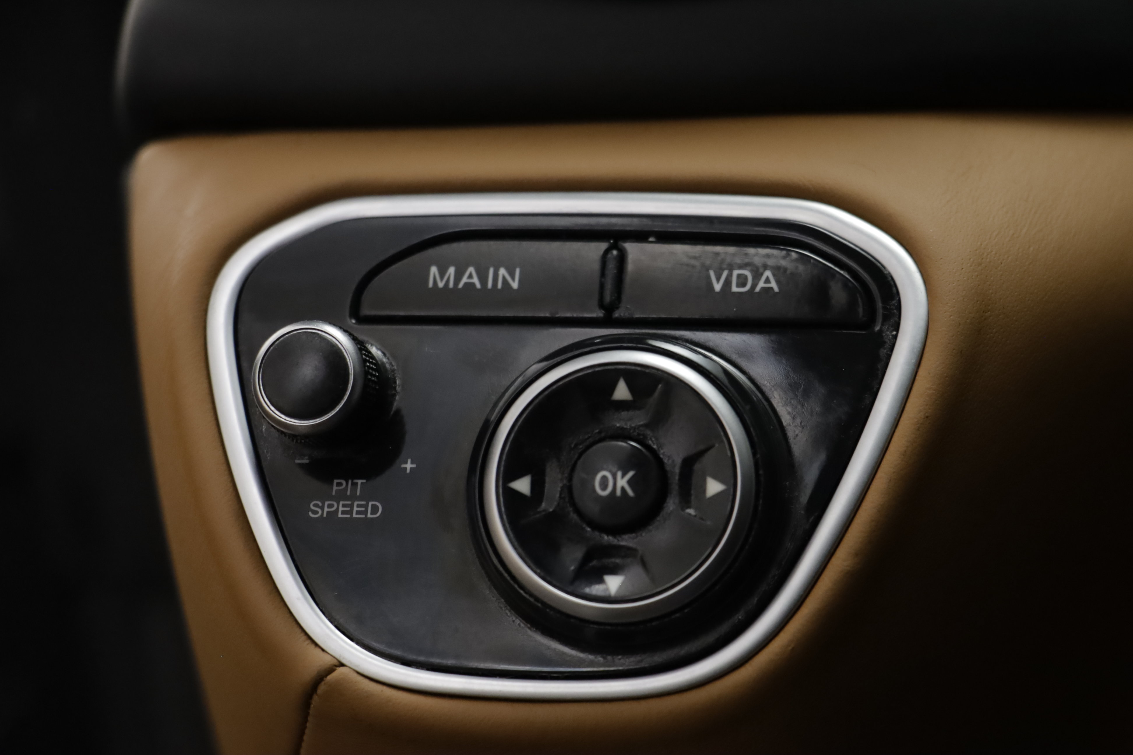 Used 2017 Ferrari California T RWD image 11