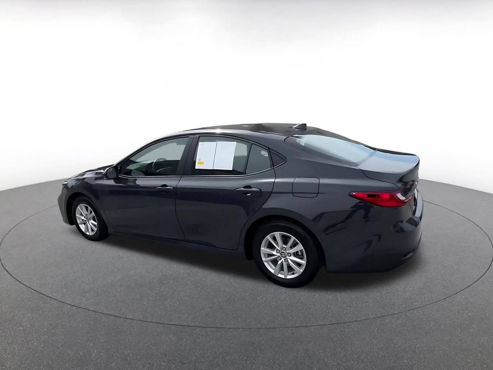 Used 2025 Toyota Camry LE FWD image 10