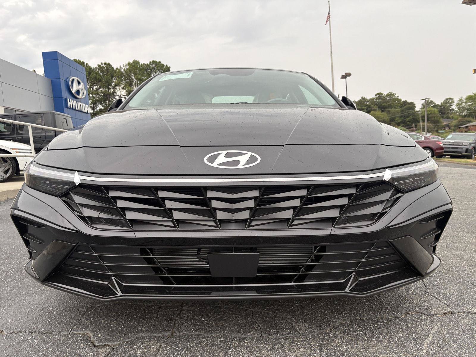 New 2026 Hyundai Elantra Limited FWD image 6