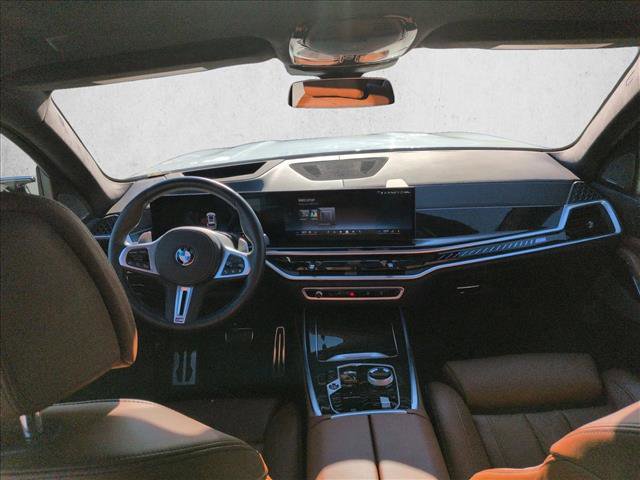 Used 2025 BMW X7 M60i image 19