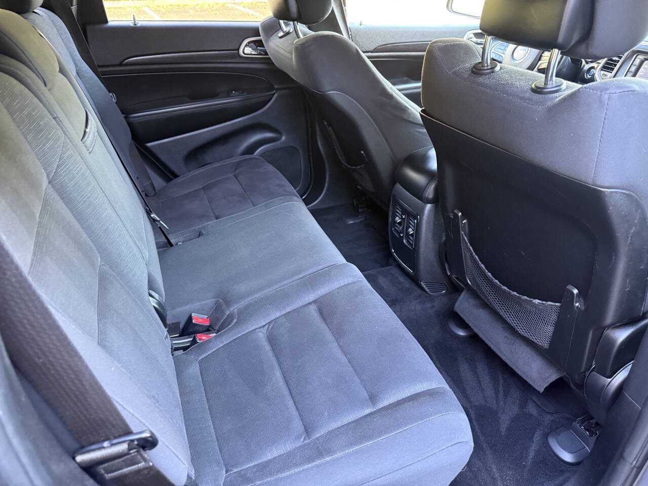 Used 2014 Jeep Grand Cherokee Laredo w/ Quick Order Package 23E AWD/4WD image 17