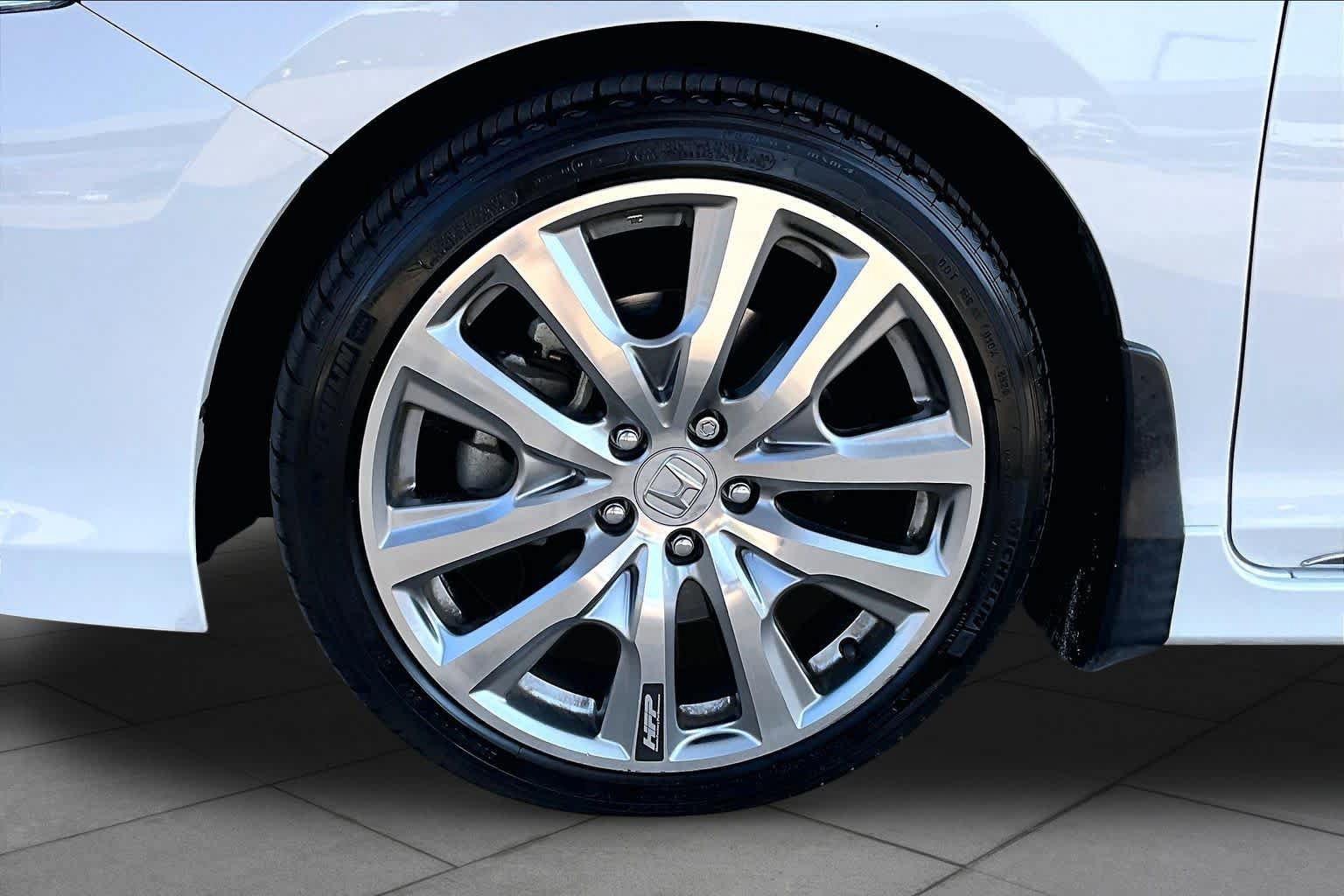 Certified 2017 Honda Accord Touring image 11