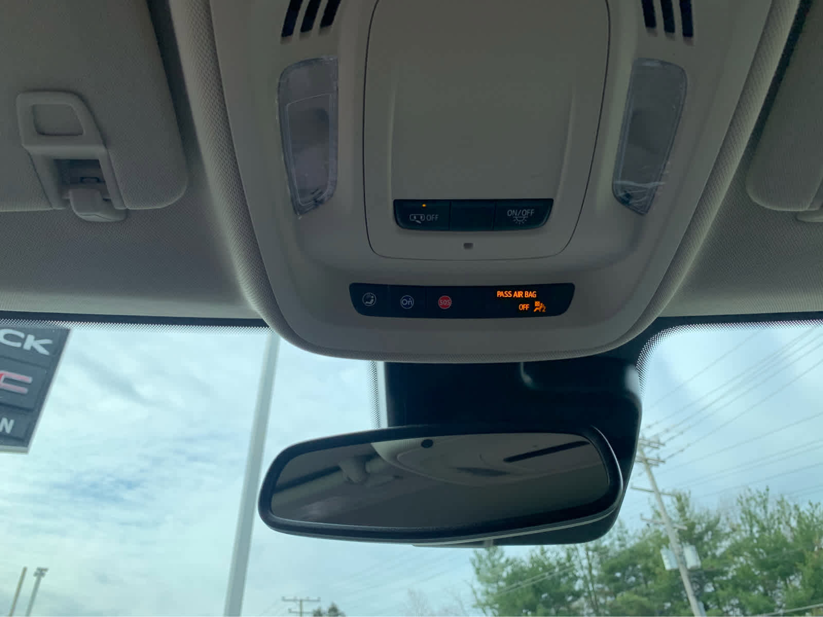 Used 2023 Buick Envision Essence image 22