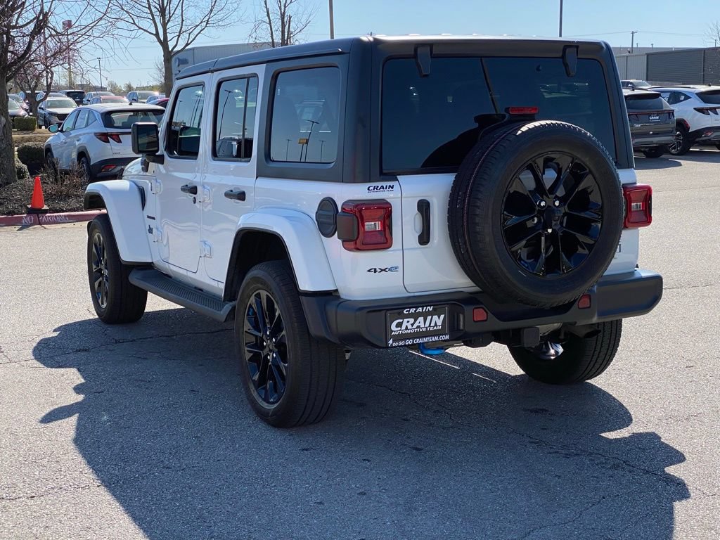 Used 2023 Jeep Wrangler Unlimited Sahara w/ Cold Weather Group AWD/4WD image 5