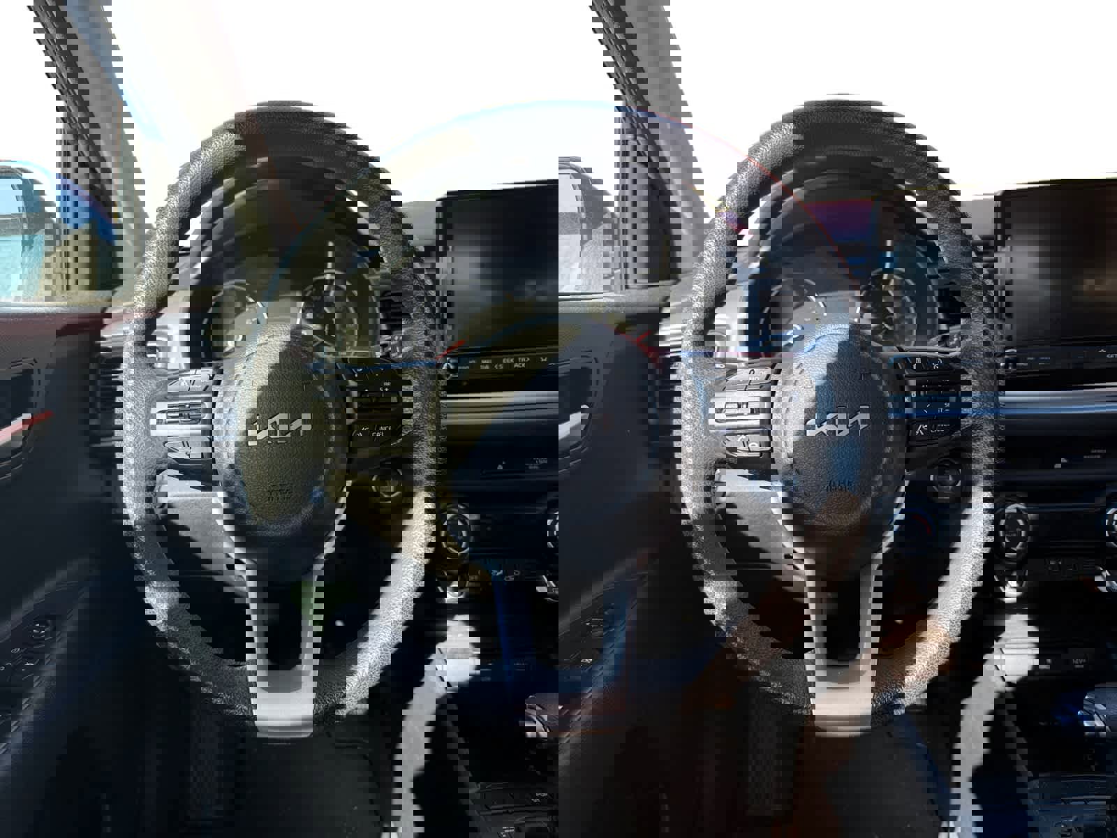 Used 2023 Kia Rio S w/ Technology Package image 11