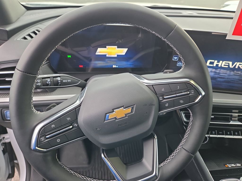 New 2025 Chevrolet Traverse LT w/ LPO, Floor Liner Package image 14