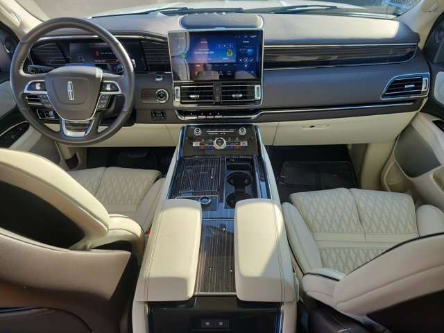 Certified 2024 Lincoln Navigator Black Label image 18