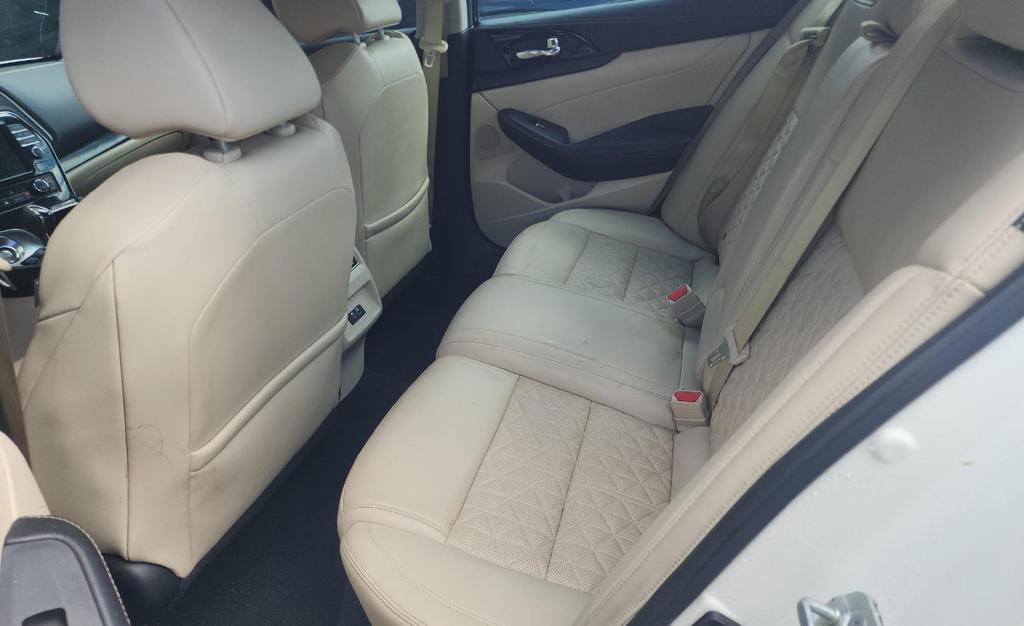 Used 2021 Nissan Maxima Platinum w/ Sport Mat Group FWD image 9