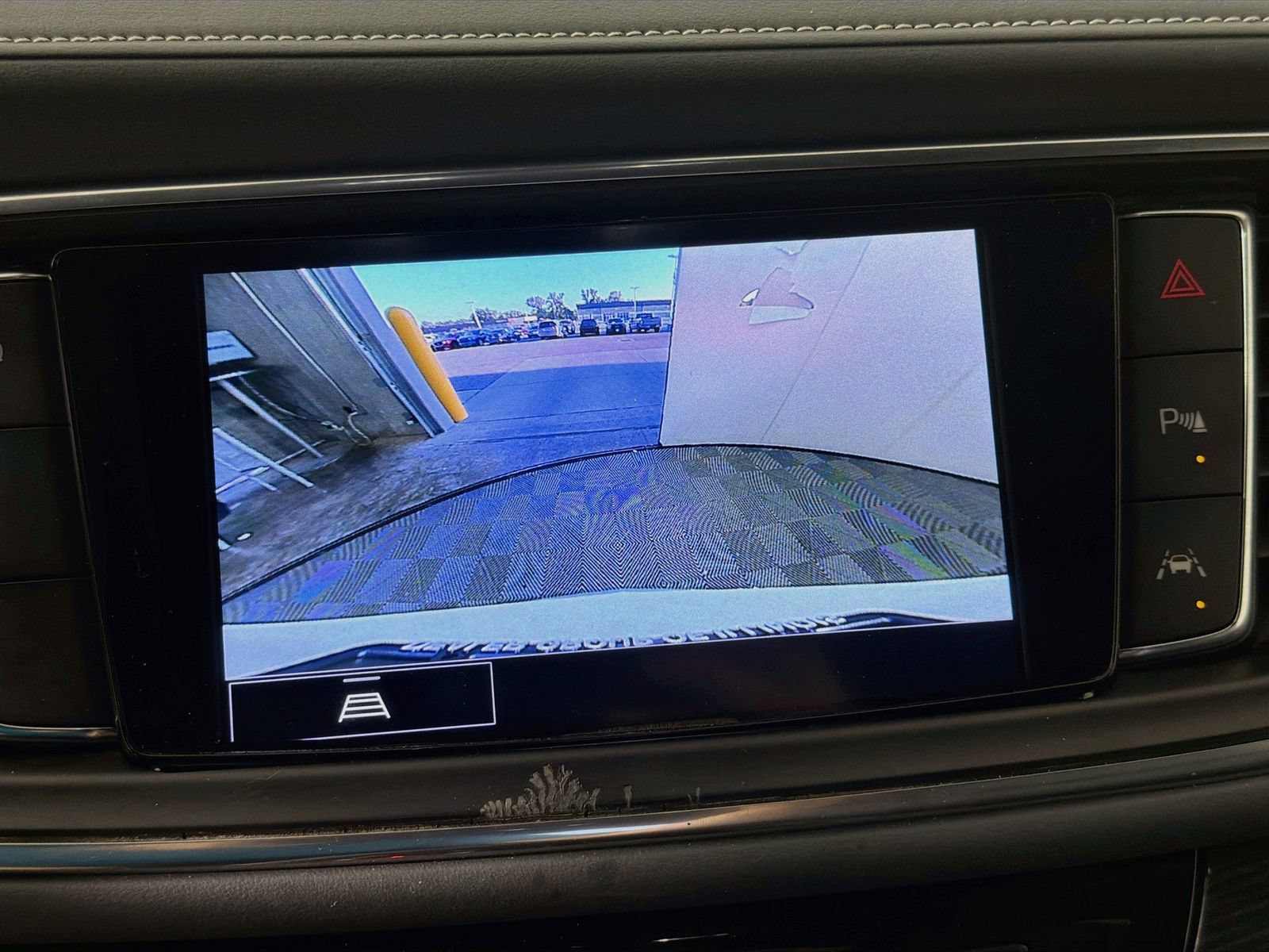 Used 2024 Buick Enclave Essence FWD image 13