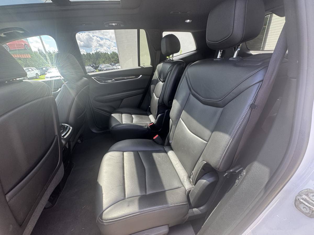 Used 2020 Cadillac XT6 Premium Luxury FWD image 8