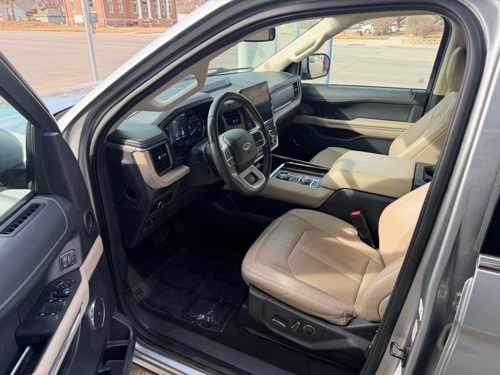 Used 2024 Ford Expedition Limited AWD/4WD image 15