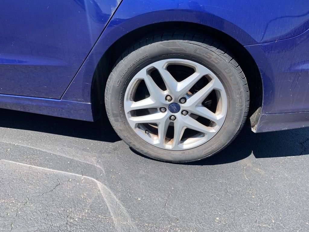 Used 2016 Ford Fusion SE image 11