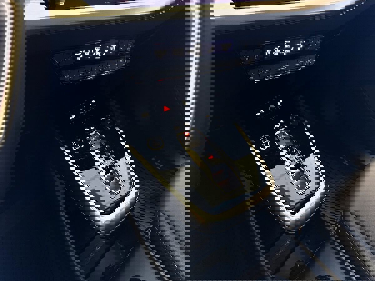 Used 2024 Audi Q4 e-tron Premium Plus w/ Premium Plus image 33