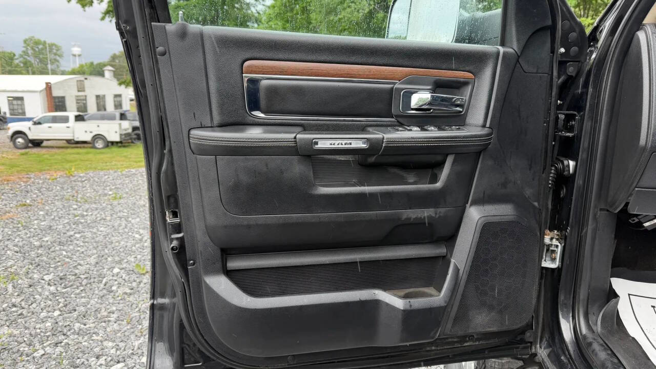 Used 2016 RAM 3500 Laramie w/ Convenience Group AWD/4WD image 13