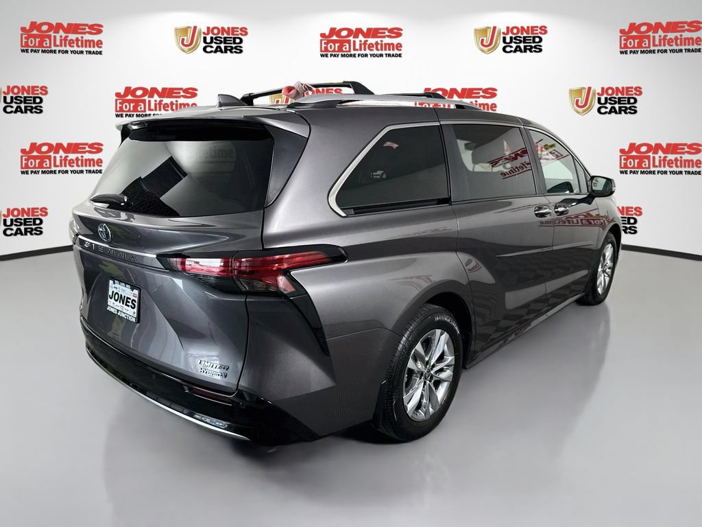 Certified 2024 Toyota Sienna Limited AWD/4WD image 17