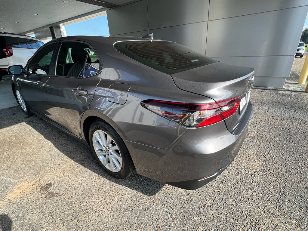 Used 2023 Toyota Camry LE FWD image 7