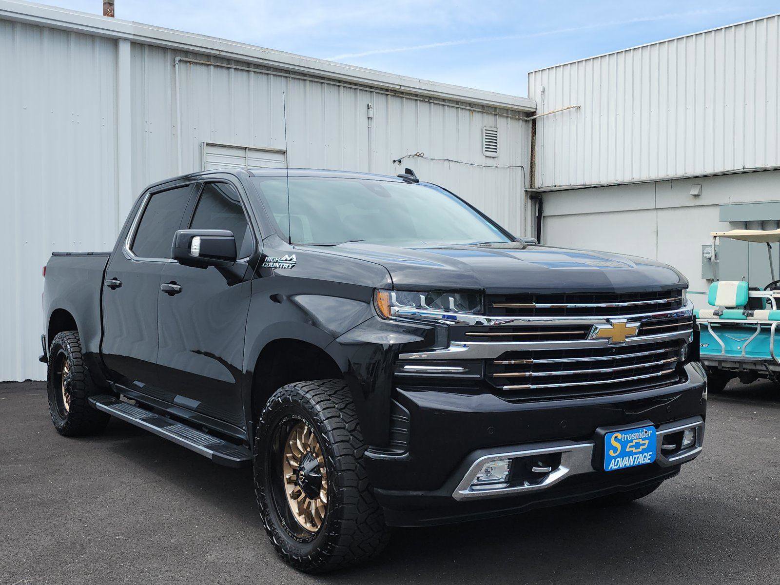 Used 2019 Chevrolet Silverado 1500 High Country w/ Technology Package AWD/4WD image 7