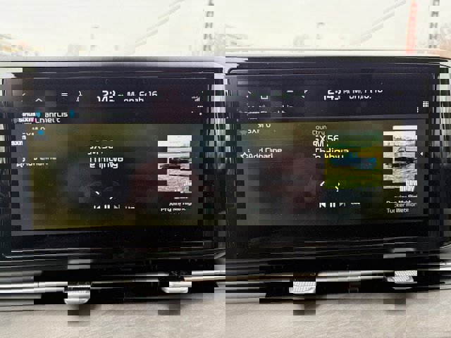 Used 2023 Kia Carnival EX image 15