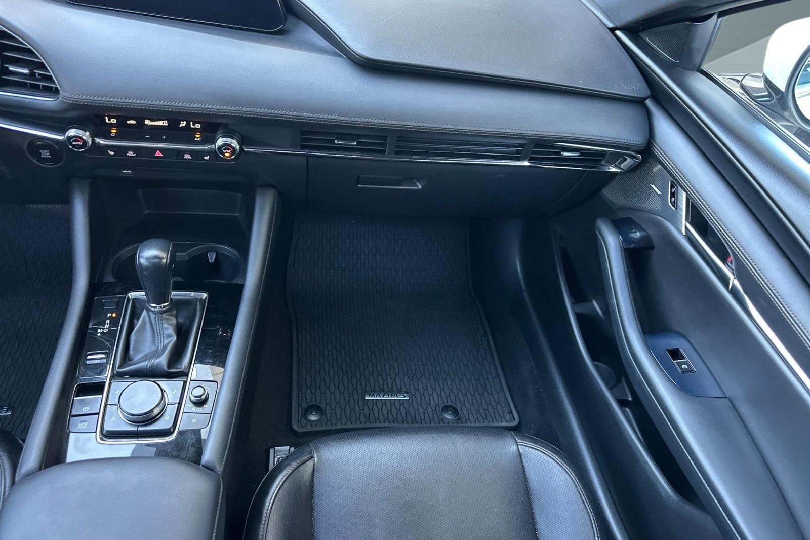 Used 2020 MAZDA MAZDA3 Premium Package image 27
