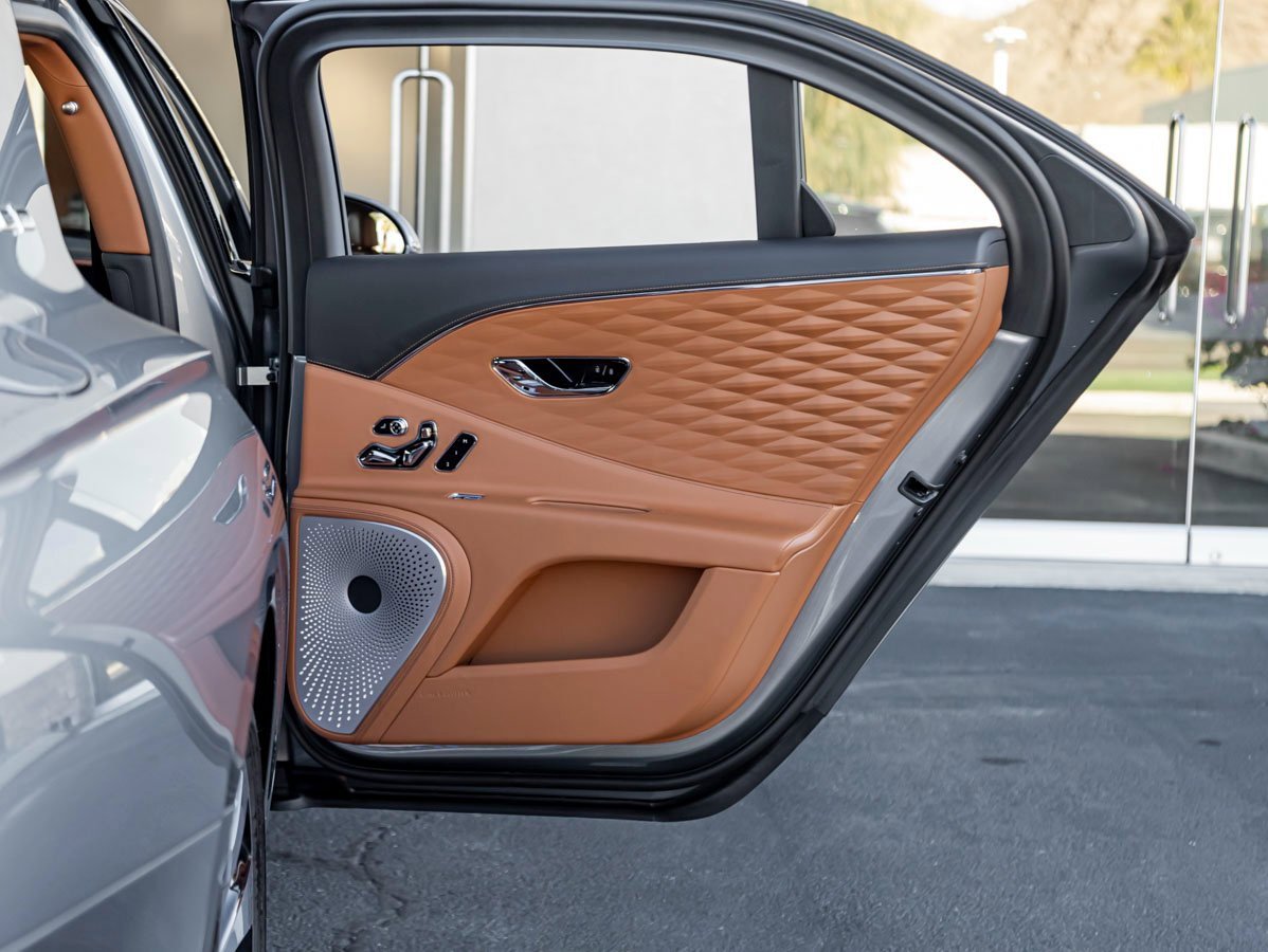 Certified 2021 Bentley Flying Spur W12 image 26