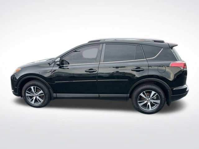 Used 2018 Toyota RAV4 XLE w/ Plus Extra Value Package AWD/4WD image 2