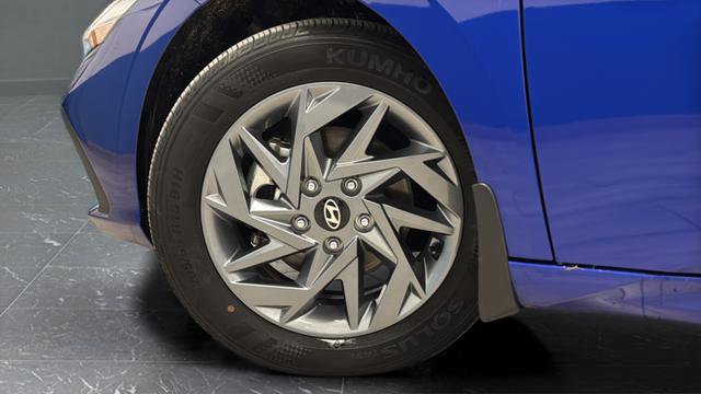 Used 2024 Hyundai Elantra SEL image 32