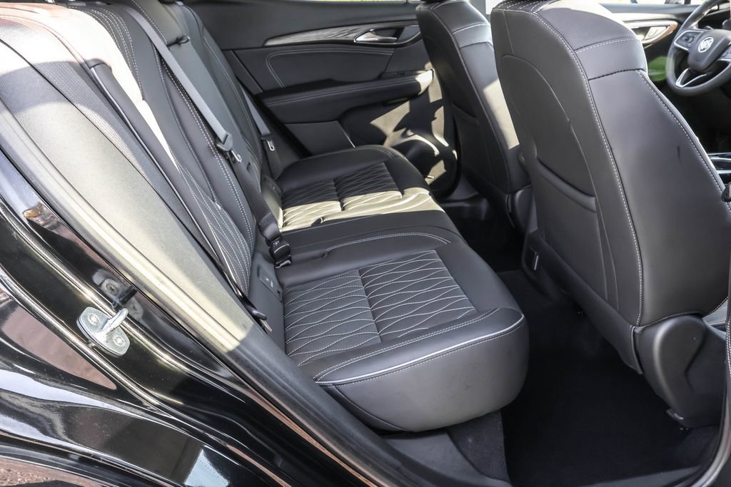 Used 2022 Buick Envision Avenir w/ Technology Package II image 34