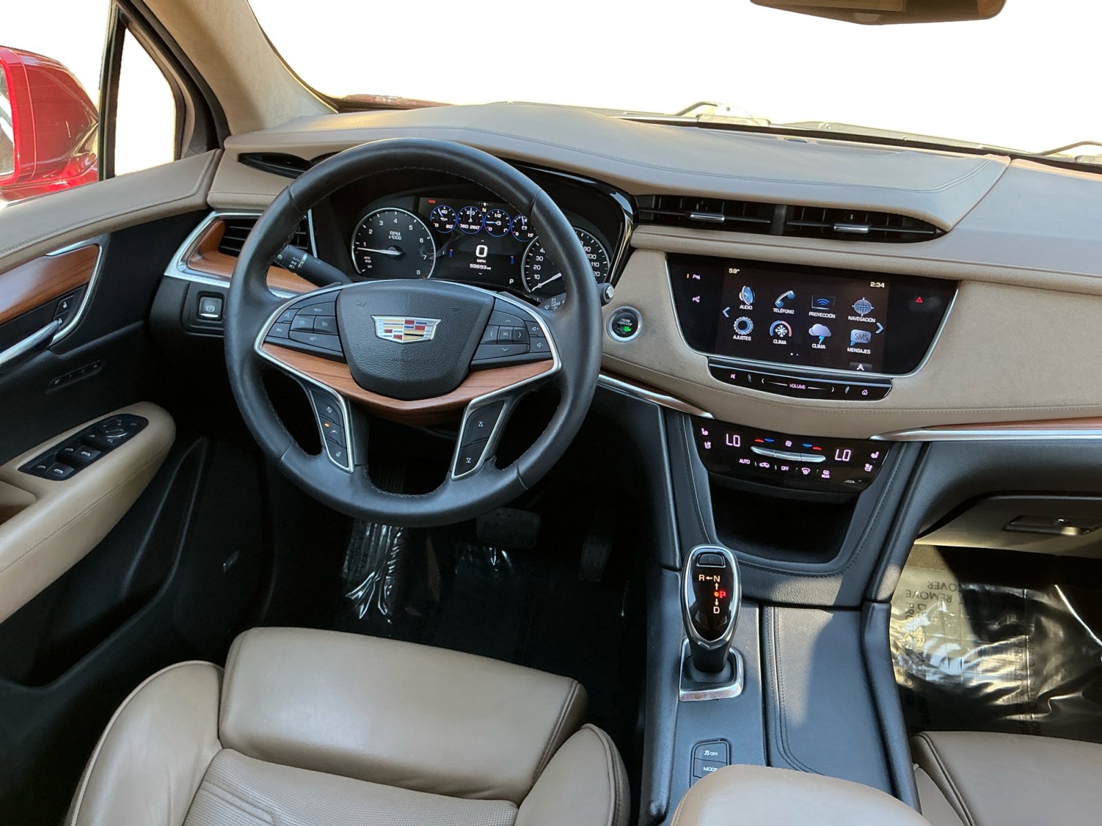 Used 2017 Cadillac XT5 Platinum w/ Driver Assist Package image 15