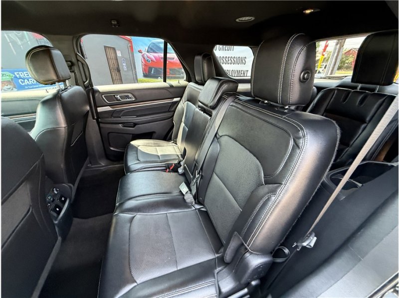 Used 2016 Ford Explorer Limited image 24