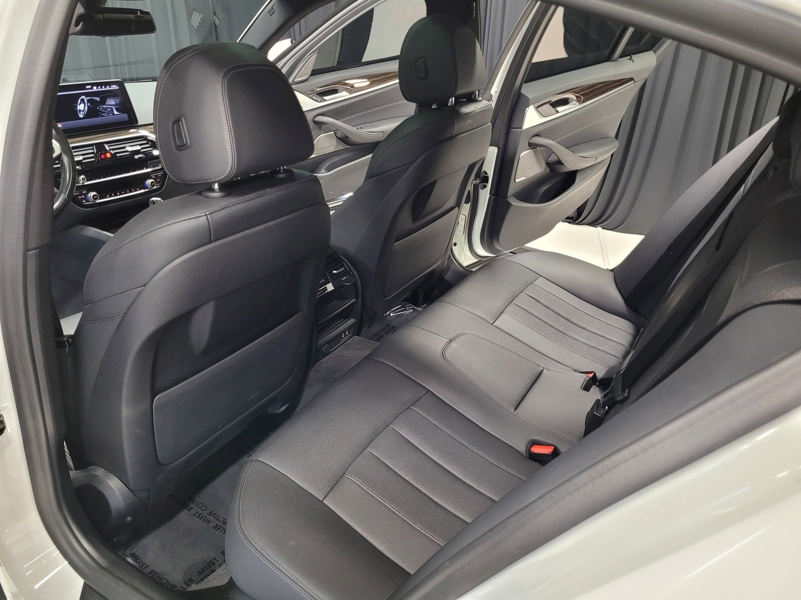 Used 2021 BMW 540i w/ M Sport Package image 29